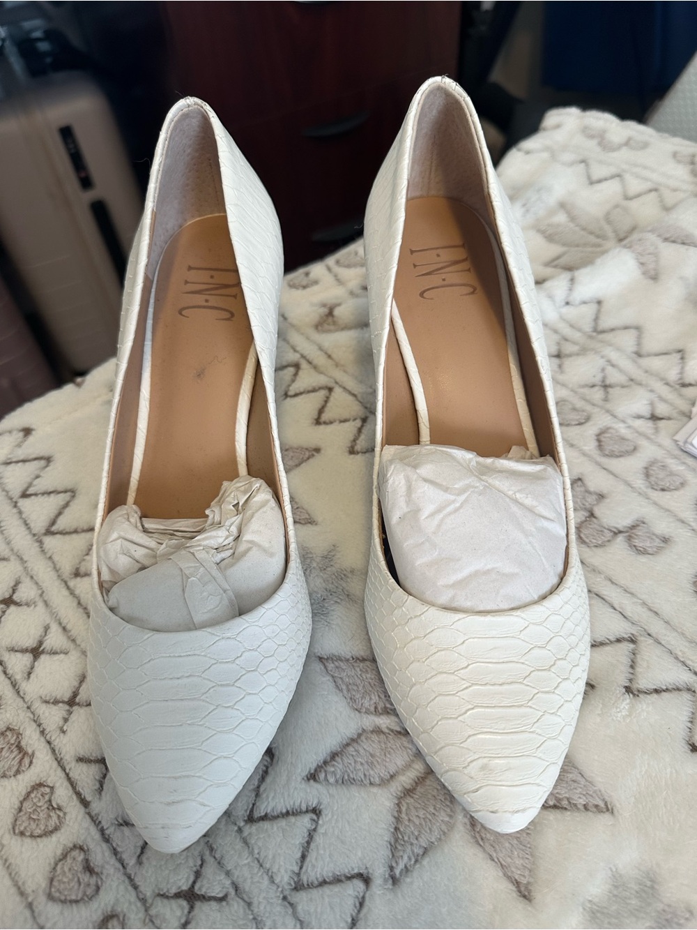 INC International Concepts White Textured Pointed-Toe Pumps
